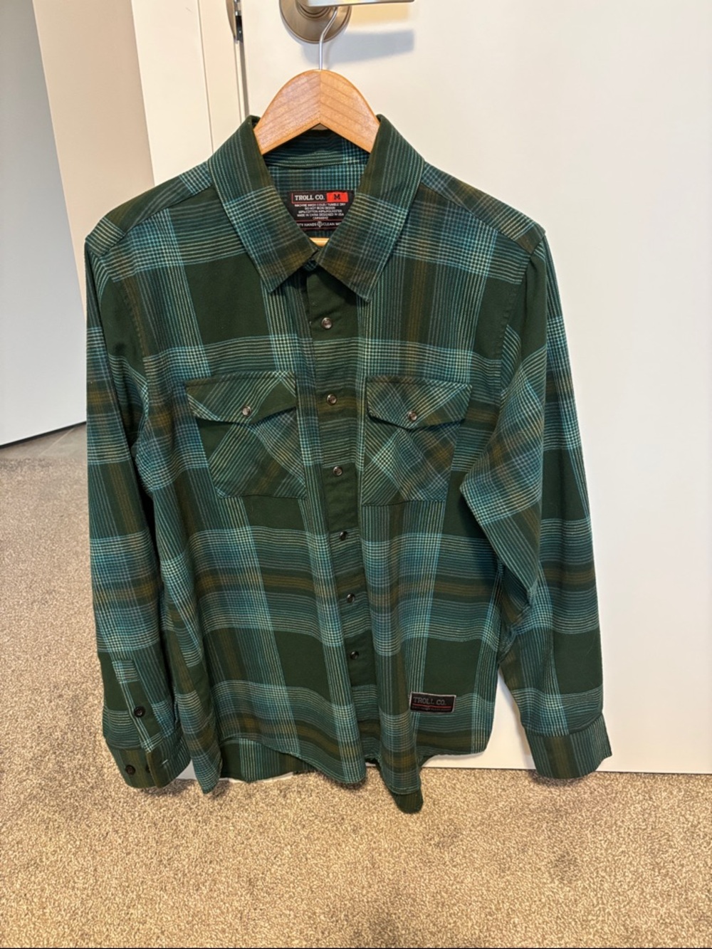 Troll Co. Green Plaid Button-Up Flannel Shirt - Mens Medium